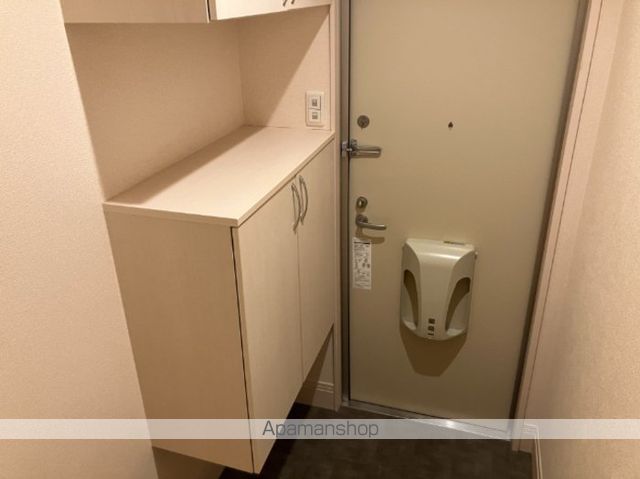 八戸市 2階建 築11年の玄関写真