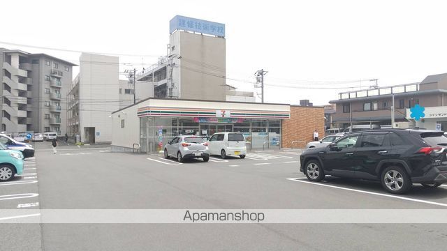 コンビニ　セブンイレブン（コンビニ）まで362m