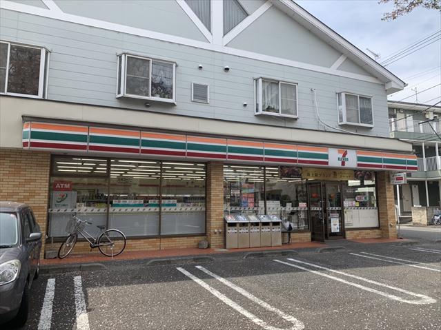コンビニ　セブンイレブン（コンビニ）まで379m