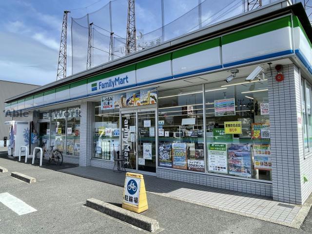 コンビニ　ファミリーマート長久手南店（コンビニ）まで493m