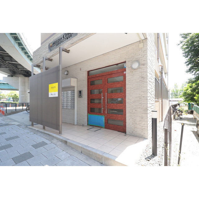 エントランス　建物の内部です