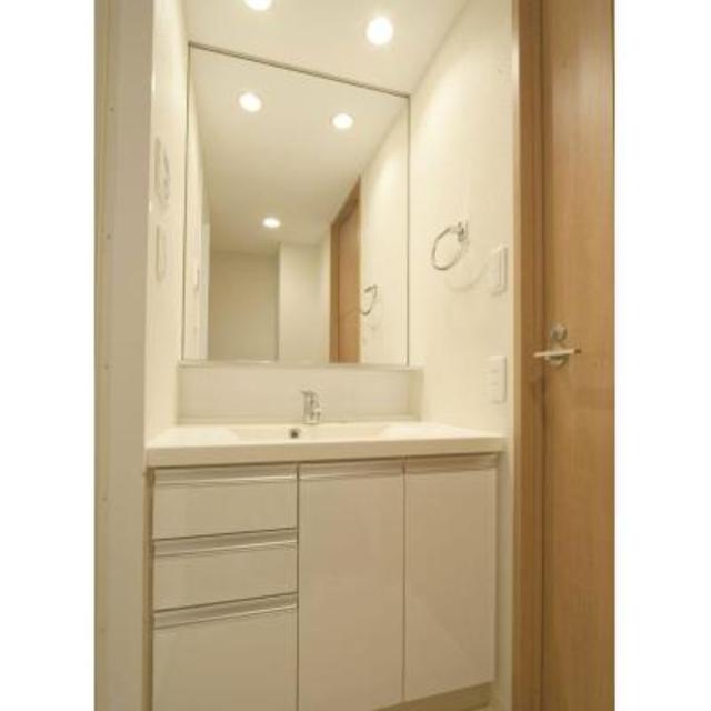 洗面設備　※写真は同タイプ住戸です。