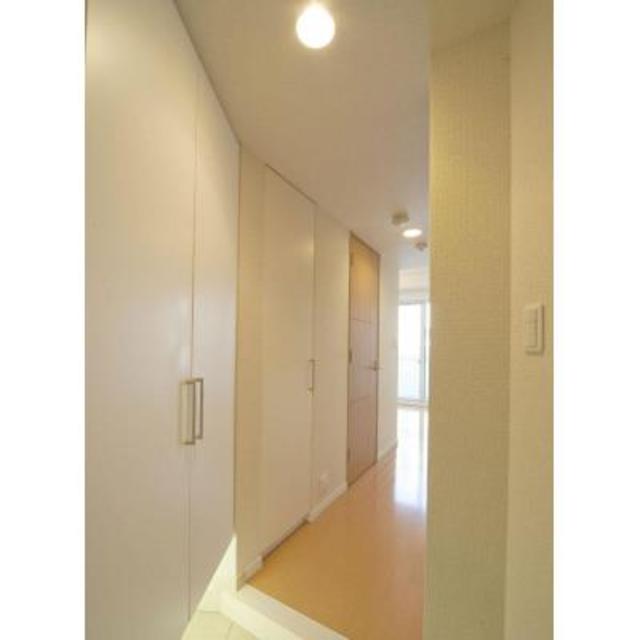 玄関　※写真は同タイプ住戸です。