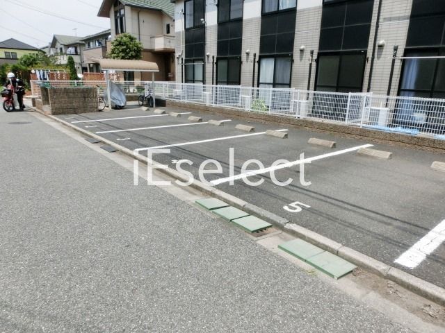 駐車場　敷地内の駐車場です。