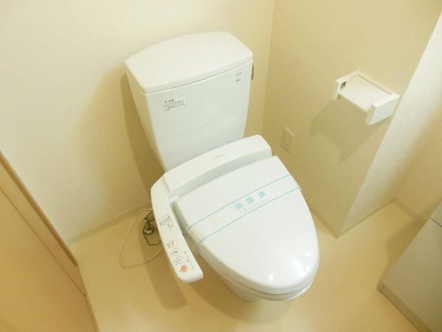 トイレ　★ウォシュレット機能付き★