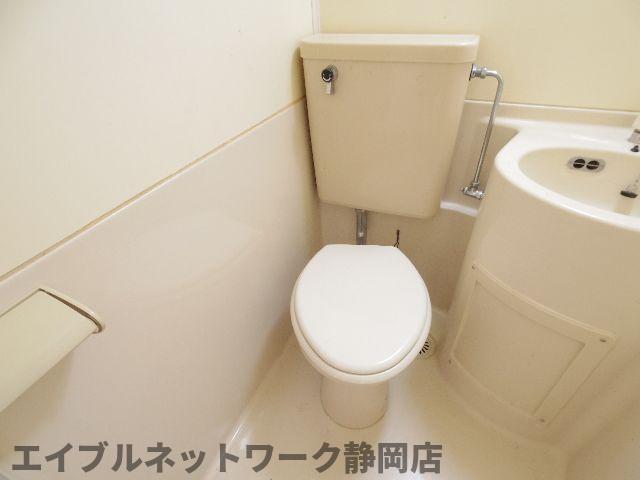 ＪＲ東海道本線 静岡駅 徒歩13分 5階建 築42年のトイレ写真