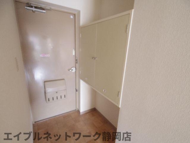 ＪＲ東海道本線 静岡駅 徒歩13分 5階建 築42年の玄関写真