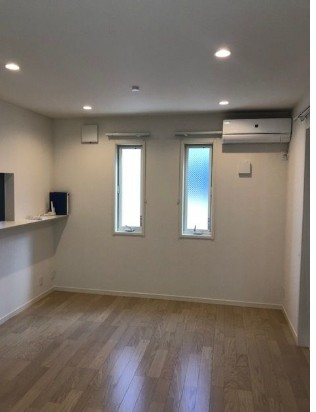 喜多見9丁目戸建の居間写真