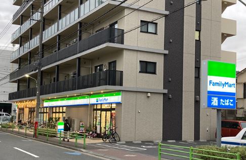 コンビニ　ファミリーマート大田大森西一丁目店（コンビニ）まで231m