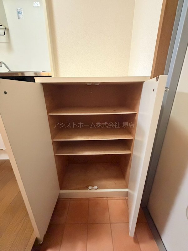 収納　シューズボックス