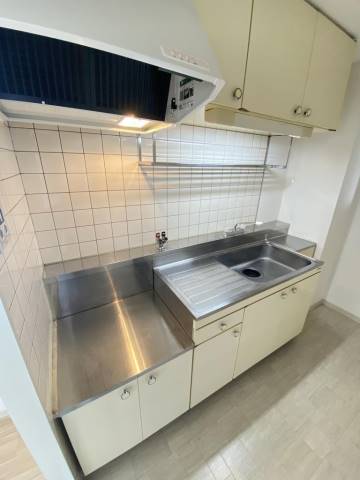 近鉄奈良線 八戸ノ里駅 徒歩17分 6階建 築36年のキッチン写真