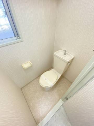 近鉄奈良線 八戸ノ里駅 徒歩17分 6階建 築36年のトイレ写真