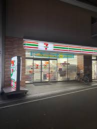 コンビニ　セブンイレブン JR東淀川駅西口店（コンビニ）まで299m