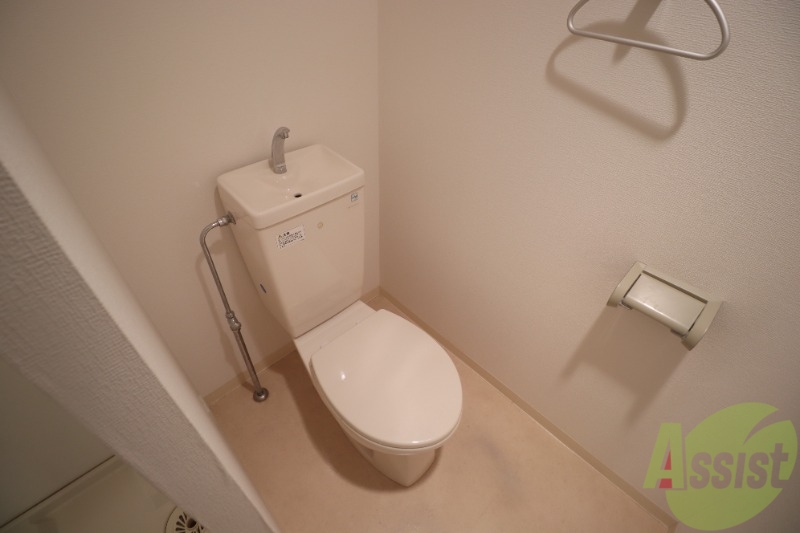 トイレ　明るく使いやすいトイレです。