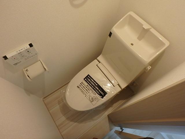 2525コーポラス・西日暮里のトイレ写真