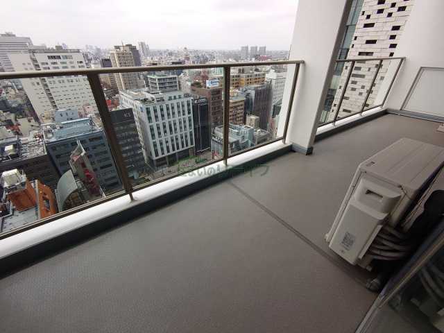 バルコニー　コンフォリア新宿イーストサイドタワー