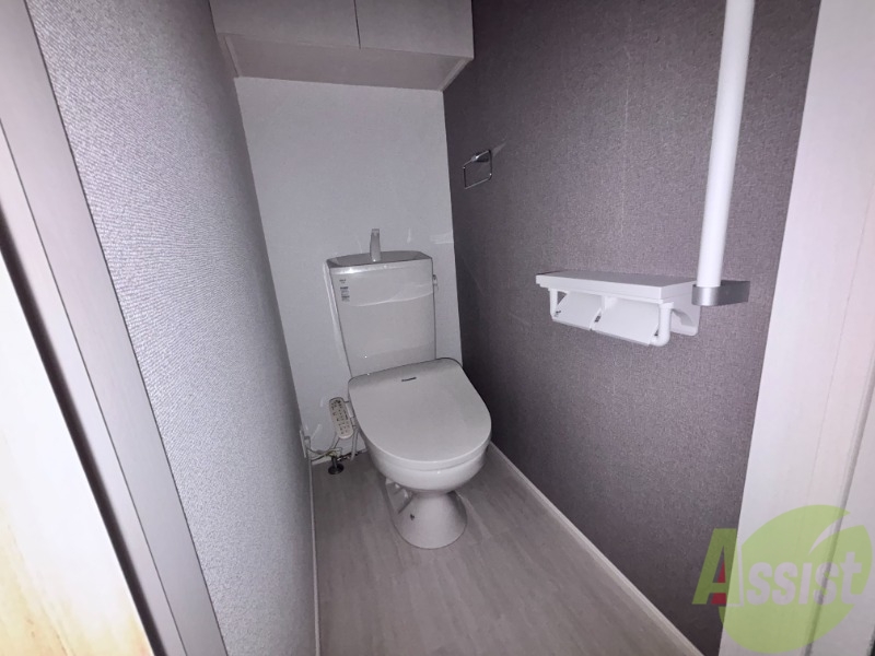 トイレ　トイレは温水洗浄便座付きで嬉しいですね。