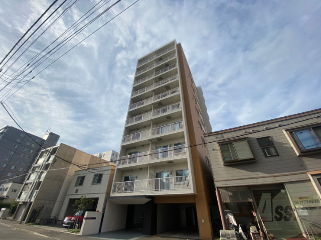 建物外観　札幌市中央区北７条西「メゾン・ド・ヴィレ桑園」