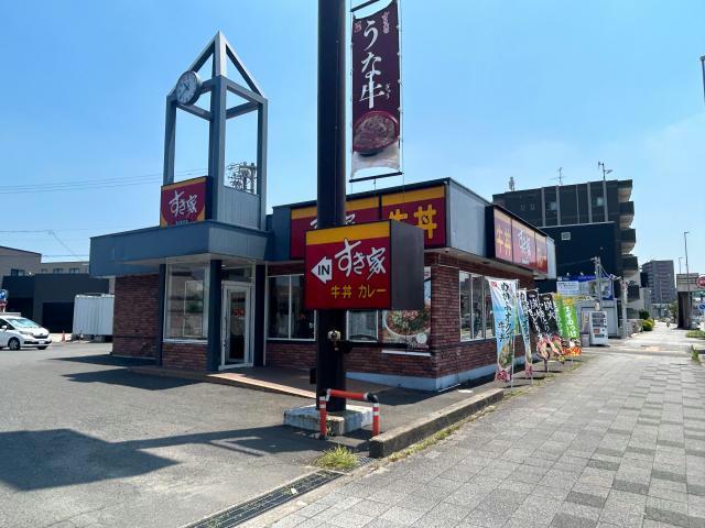 飲食店　すき家中川十番町店（飲食店）まで566m
