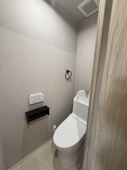 北総線 新柴又駅 徒歩4分 3階建 築34年のトイレ写真