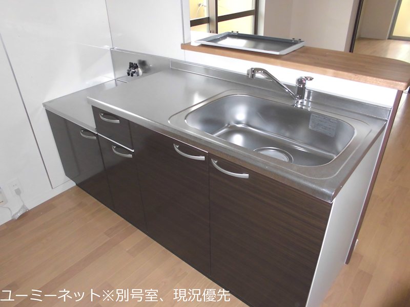 キッチン　※別号室、現況優先
