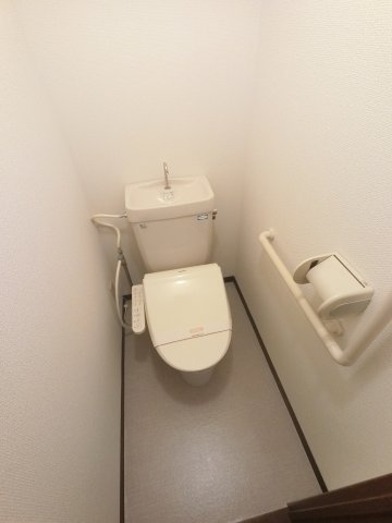 千葉都市モノレール みつわ台駅 徒歩12分 3階建 築30年のトイレ写真