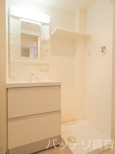 洗面設備　画像は別号室タイプの為、現状を優先致します。