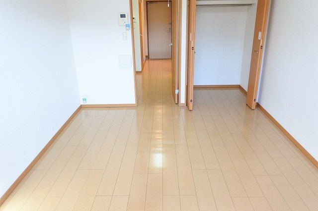 埼玉高速鉄道 南鳩ケ谷駅 徒歩2分 6階建 築17年の居間写真