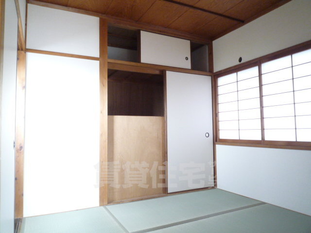 武庫之荘本町貸家の居間写真