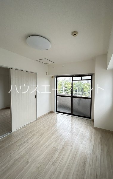 その他部屋・スペース　洋室です※参考画像・反転タイプ