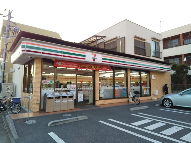 コンビニ　セブン－イレブン　足立西新井４丁目店（コンビニ）まで180m