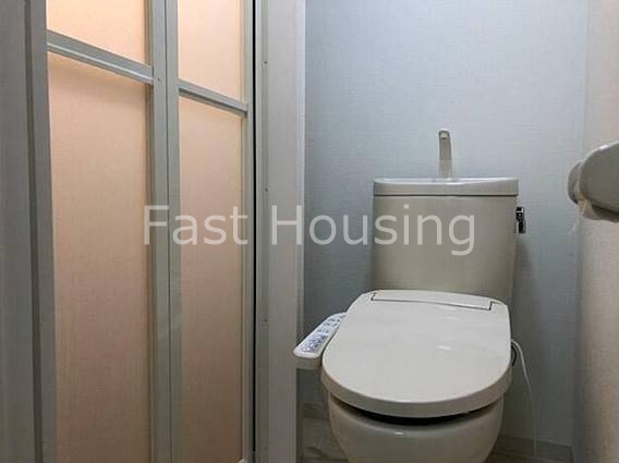 ＪＲ中央線 荻窪駅 徒歩12分 3階建 築44年のトイレ写真