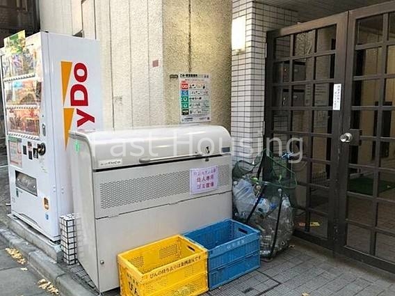 ＪＲ中央線 荻窪駅 徒歩12分 3階建 築44年の外観写真