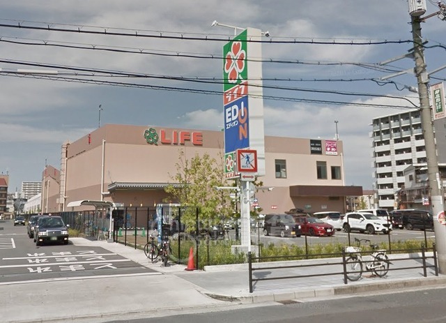 スーパー　ライフ　東淡路店（スーパー）まで713m