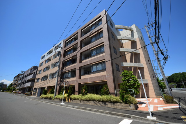 建物外観　～駅から近くて便利な立地です～