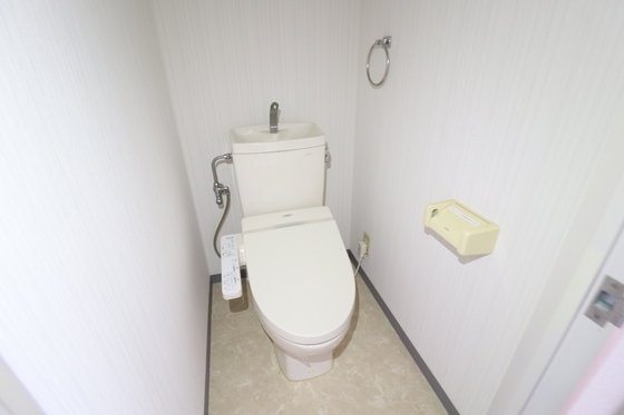 トイレ　※別のお部屋の写真です。