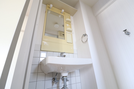 洗面設備　※別のお部屋の写真です。