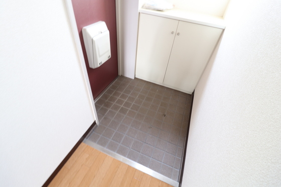 玄関　※別のお部屋の写真です。
