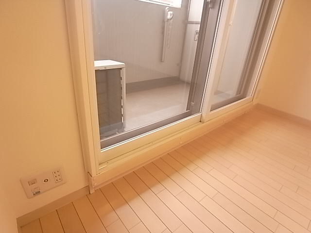 その他設備　二重サッシで防音バッチリです