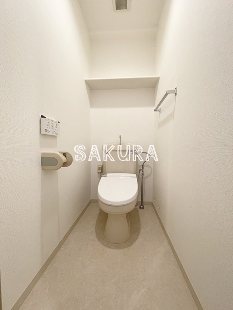 トイレ　落ち着いた色調のトイレです♪
