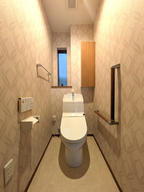 トイレ　広々とした空間のトイレです♪