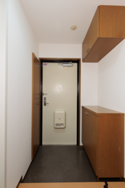 玄関　※写真は同タイプ住戸です。