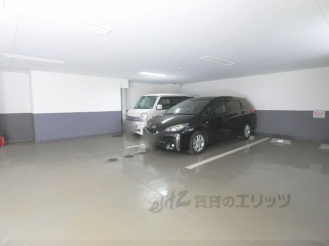 駐車場　駐車場