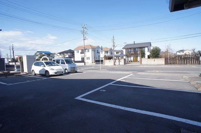 駐車場　ステディールーツ