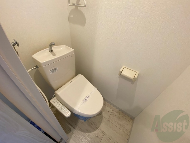 トイレ　こちらはトイレです。清潔感があり、安心して使用できます。