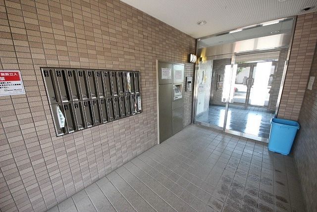ロビー　オートロック付きマンション
