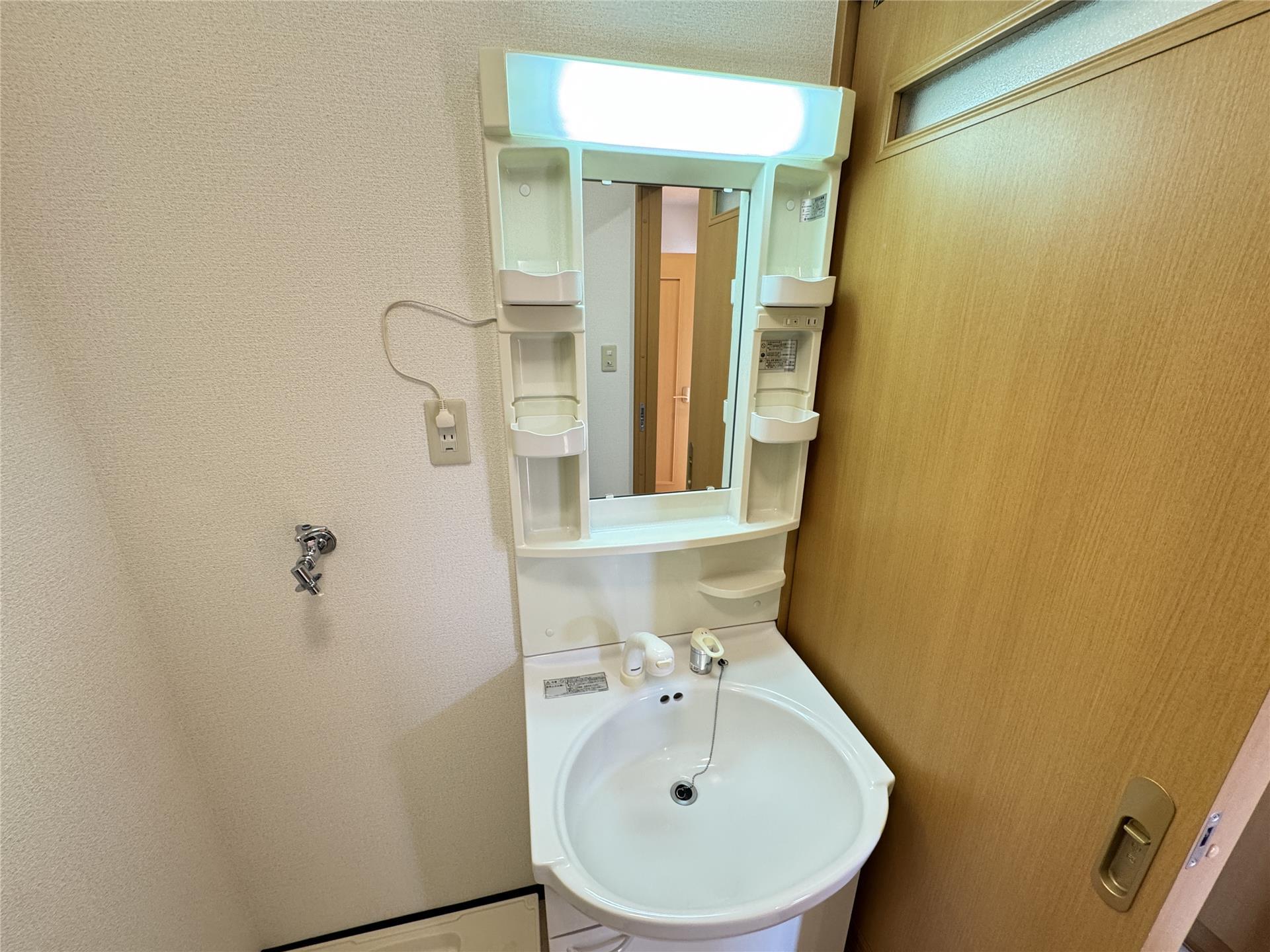 洗面設備　身支度に便利な洗面化粧台♪