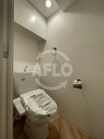 トイレ　セレニテ難波ミラク参番館　トイレ