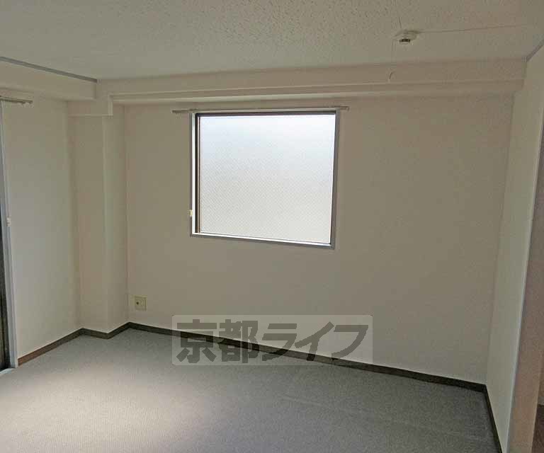 居室・リビング　とっても明るいお部屋です
