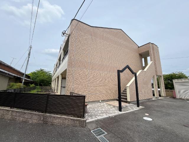 エントランス　外観写真（昼）